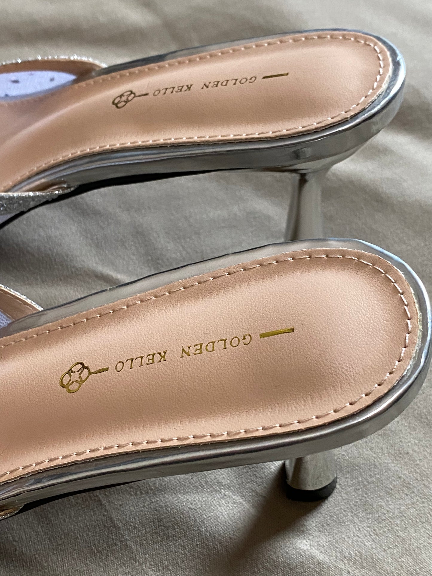 Golden Kello-Cinderella's slipper
